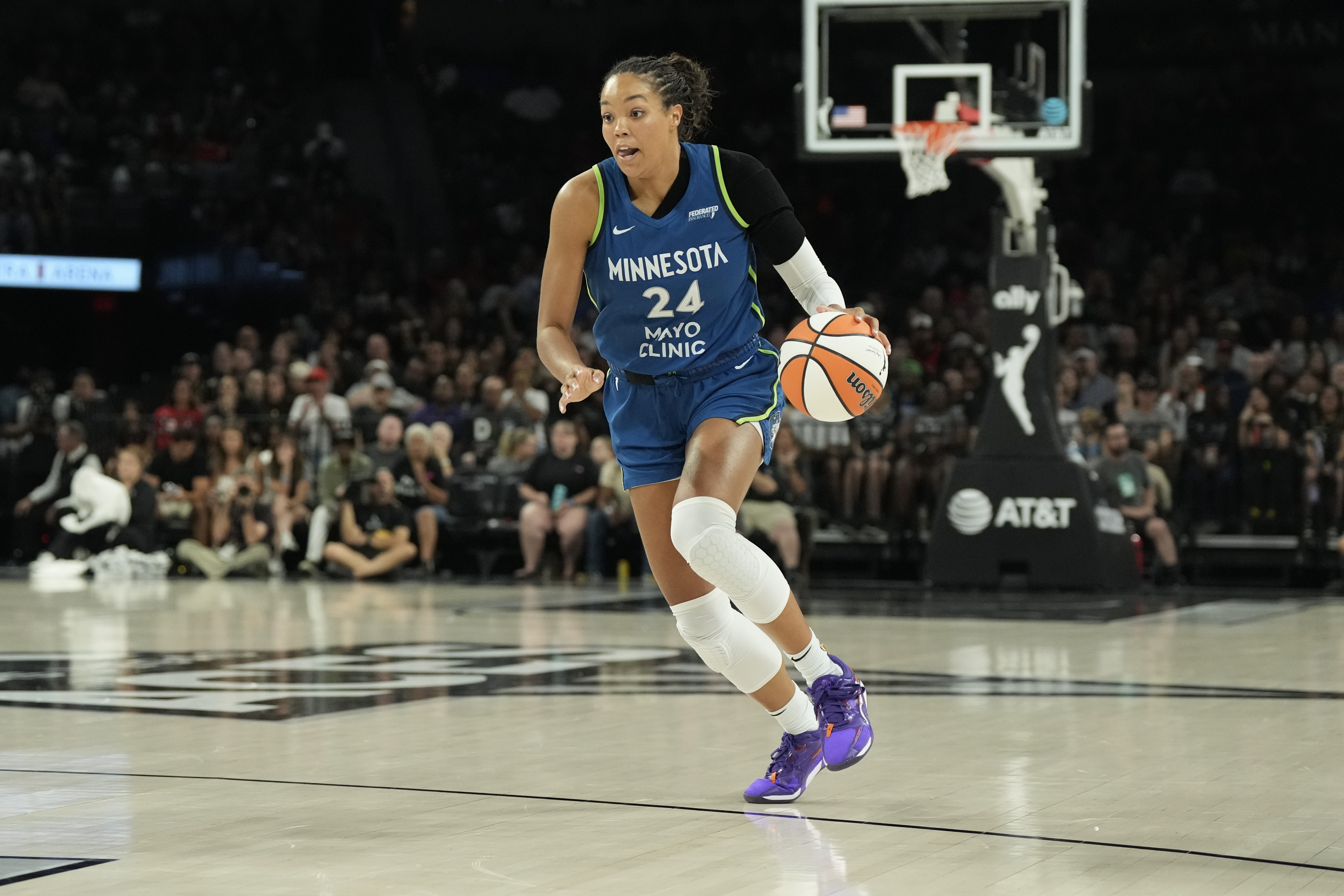 华体会赛事-山猫主帅：WNBA历史首位180俱乐部获得了MVP 科利尔也配得上