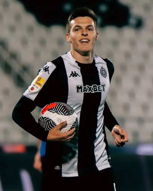 华体会比分直播-米兰与贝尔格莱德游击就科斯蒂奇估值存分歧|AC米兰|贝尔格莱德游击俱乐部|ac米兰|科斯蒂奇转会|米兰转会_新浪体育_新浪新闻